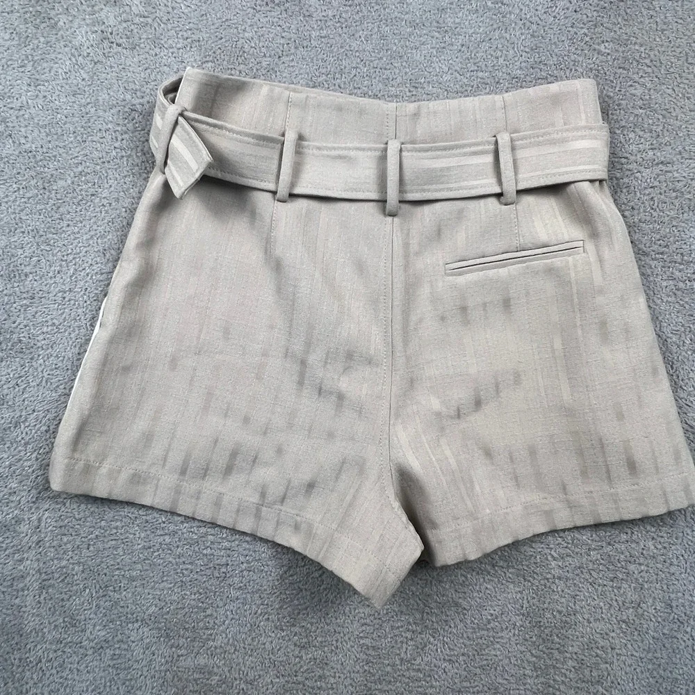 Lily Belted Shorts Womens 6 White Beige High Waist Summer Chic Colorblock - Picture 3 of 13